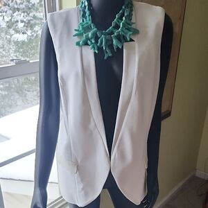 Elegant White Women's Sleeveless Blazer